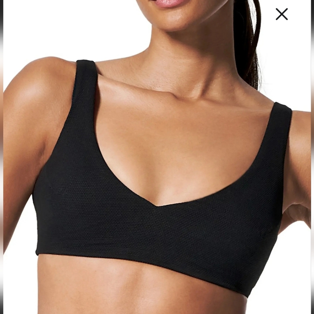 SPANX SWIM PIQUE STRAIGHT  STRAP BIKINI TOP IN VERY  BLACK /SIZES:XS,S,M,XL